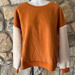 ROOLEE sweatshirt with Sherpa sleeves